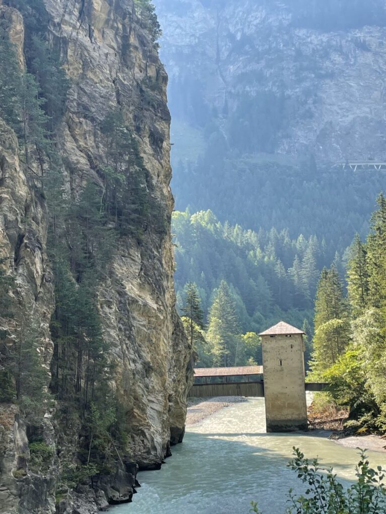 Brücke zur Festung Altfintermünz über den Inn