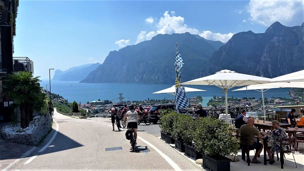 Erstes Panorama Gardasee oberhalb von Torbole / Nago