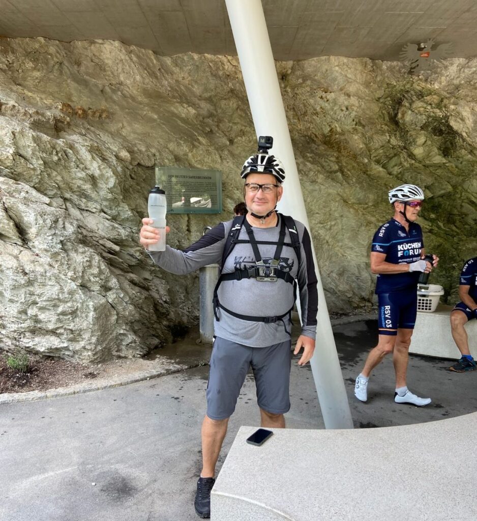 Radfahrer an Sauerbrunnenquelle
