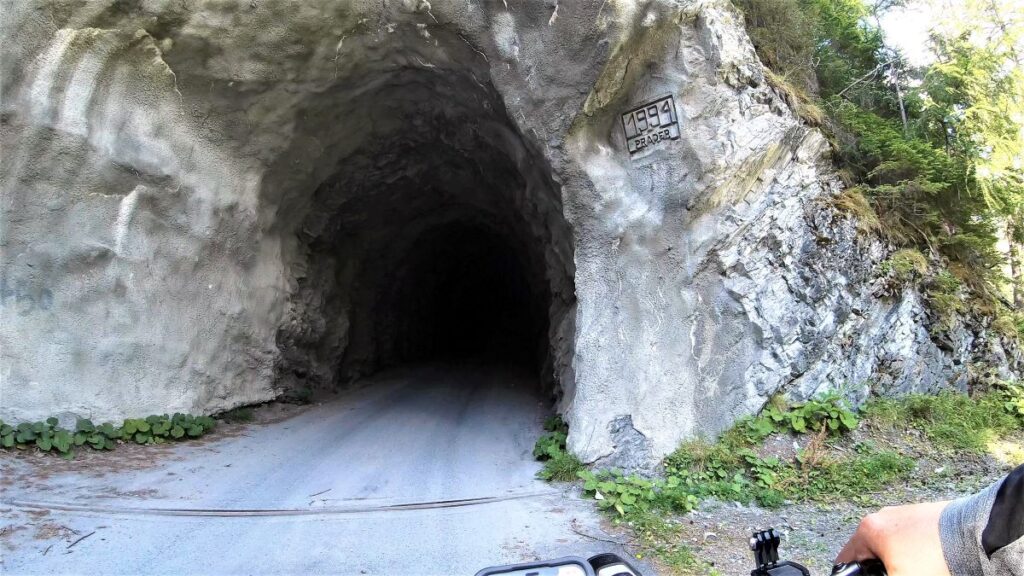 Eingang Tunnel 